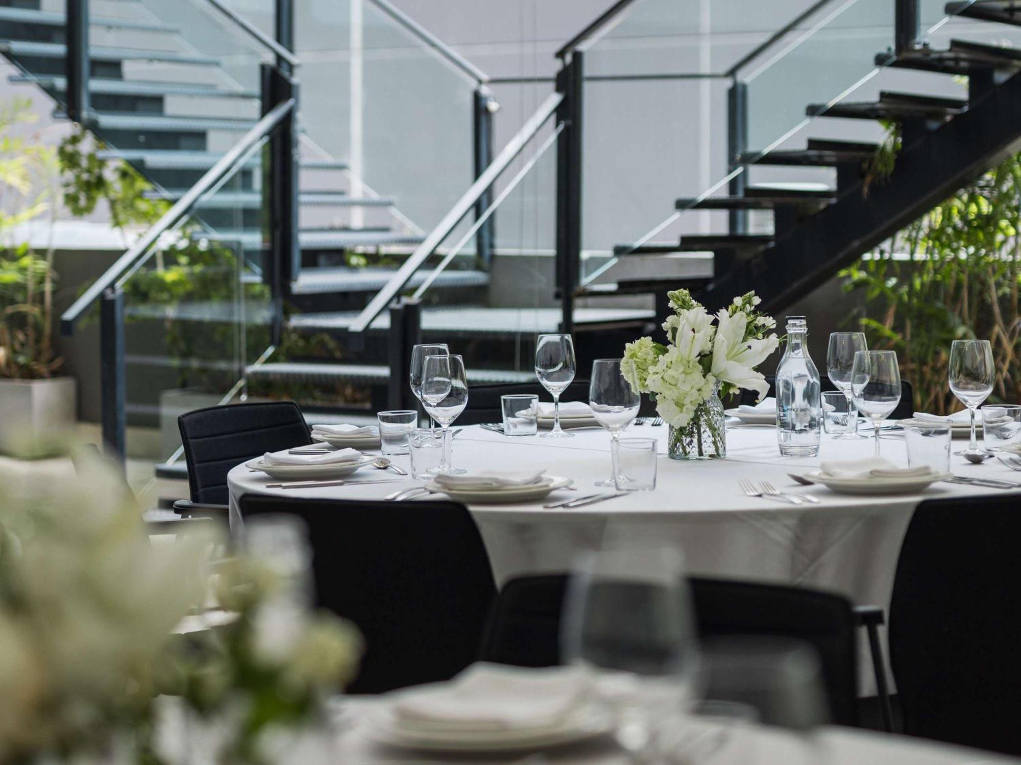 The Olsen Melbourne Art Series Exteriör bild The River Restaurant