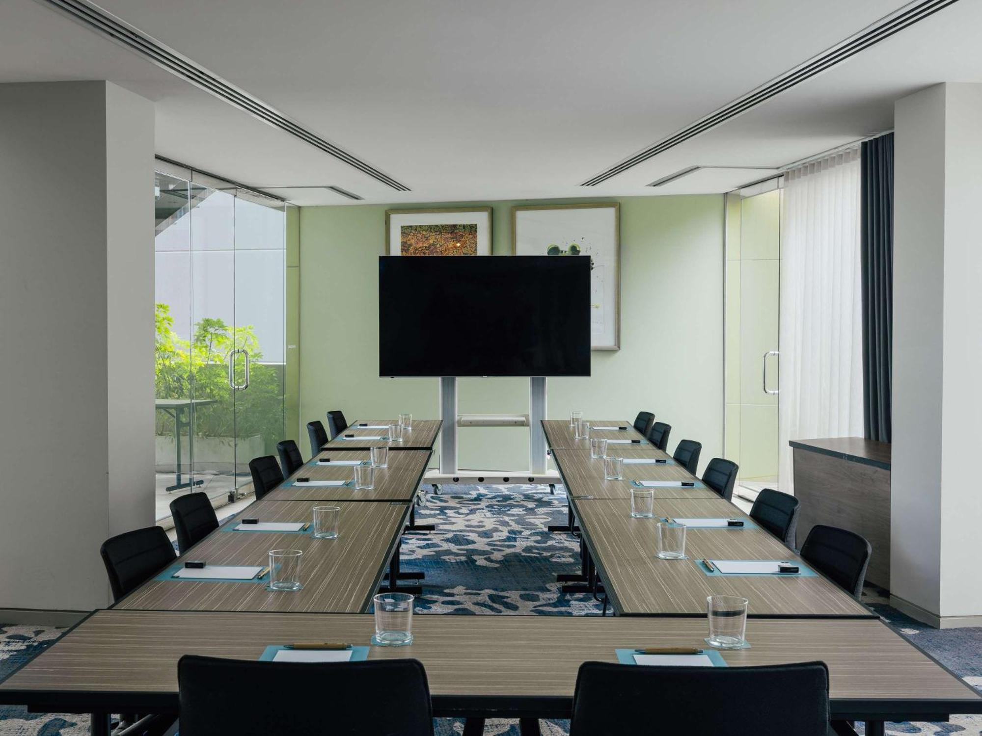 The Olsen Melbourne Art Series Exteriör bild Meeting room