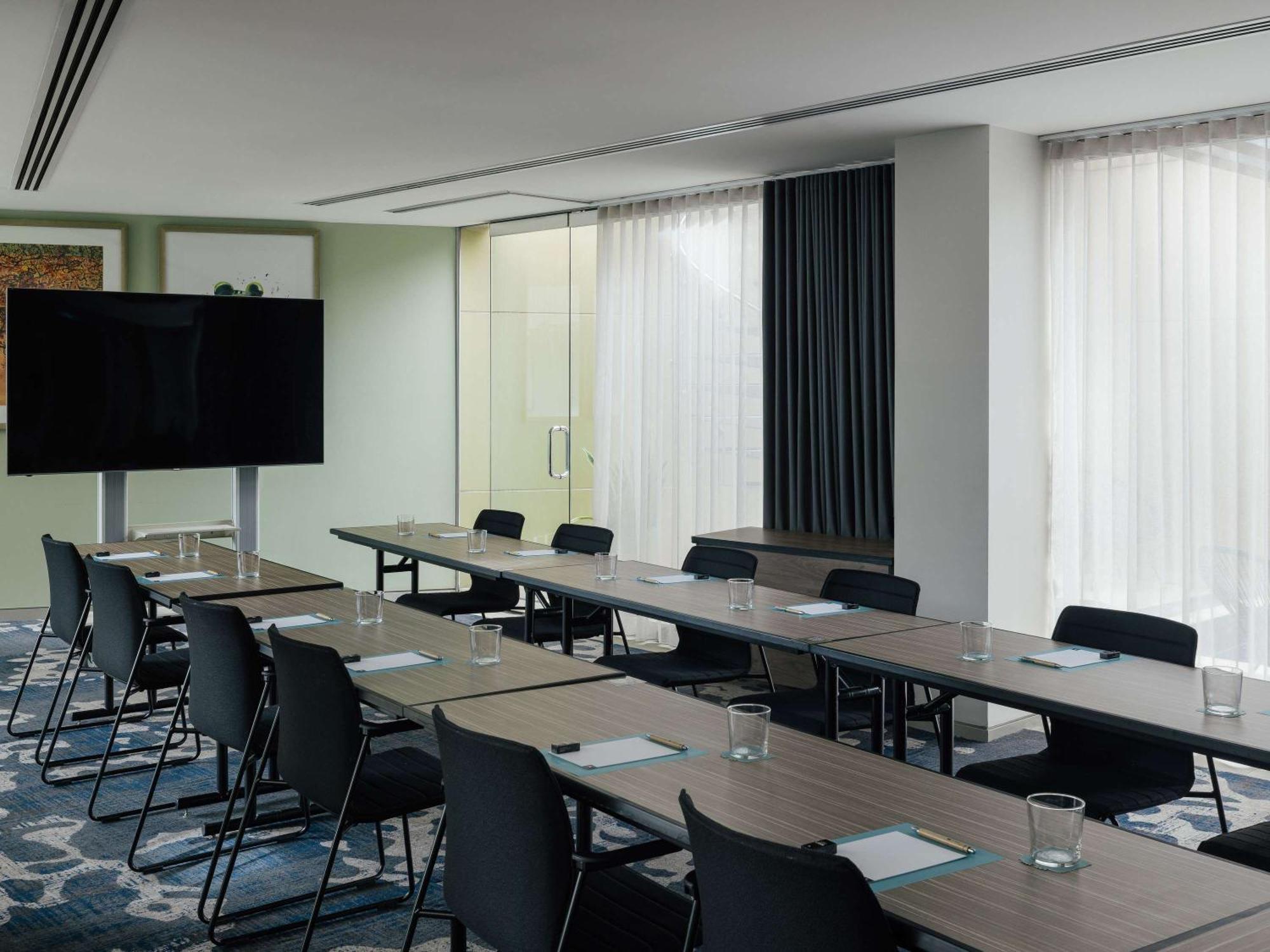 The Olsen Melbourne Art Series Exteriör bild Meeting room