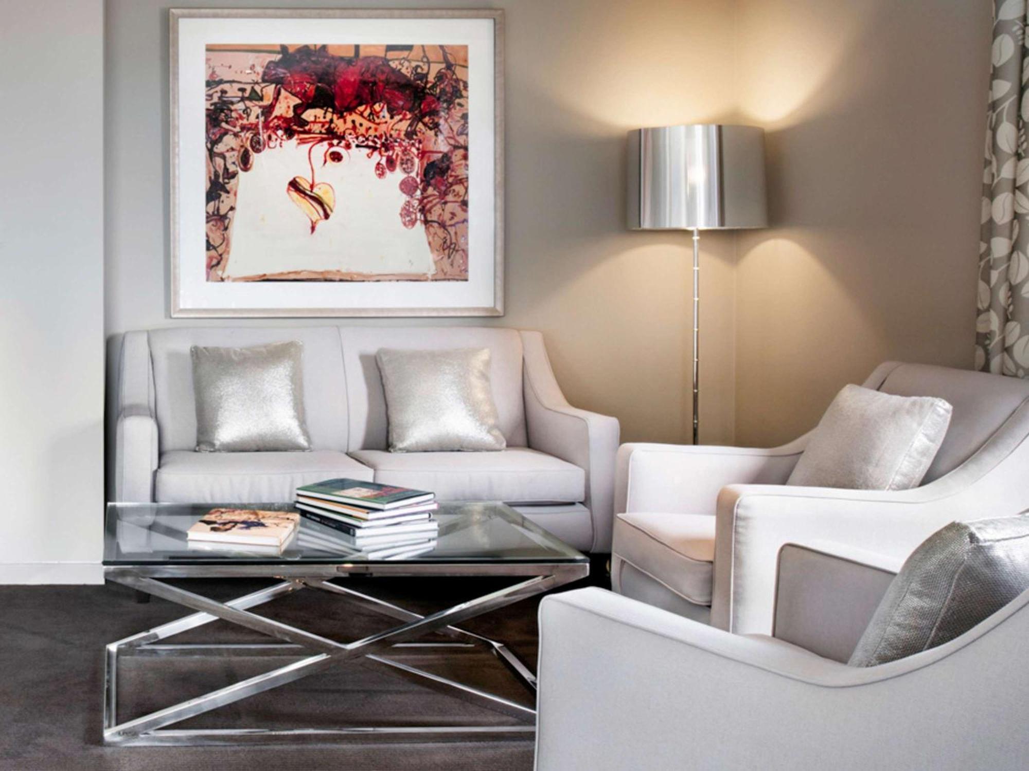The Olsen Melbourne Art Series Exteriör bild A living room with a floor lamp