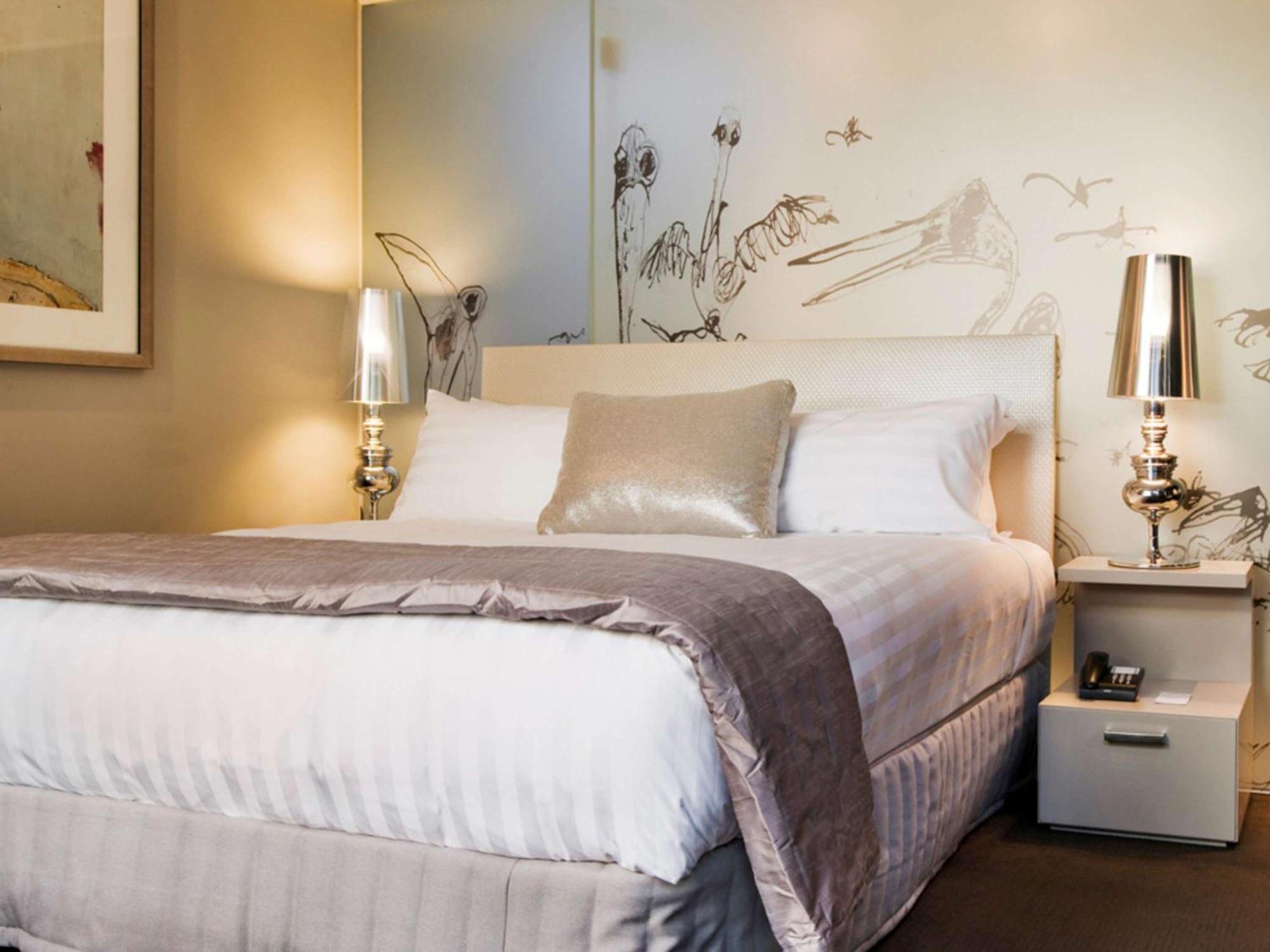 The Olsen Melbourne Art Series Exteriör bild A bedroom at the hotel